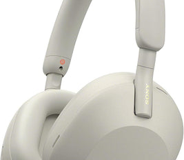 Sony WH-1000XM5 Noise Cancelling Wireless Headphones, Hi-Res Audio, Best Phone Call Quality, 30 hours battery life, Wearing Detection, Alexa voice assistant, Silver, UAE Version - 1-Year warranty
